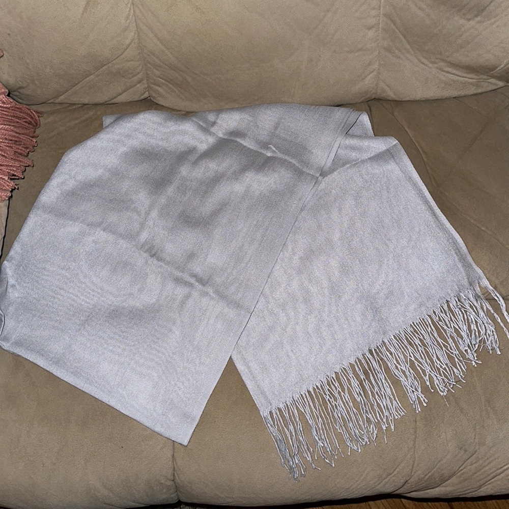 Lightweight grey scarf New!